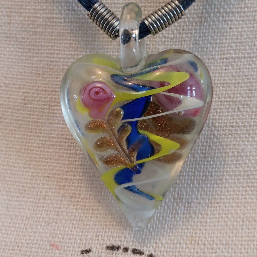 + Vintage Heart-Shaped Art Glass Pendant Necklace